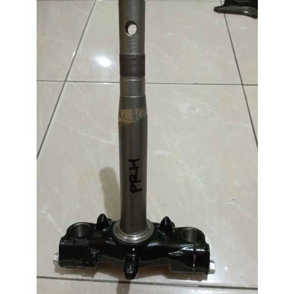 SEGITIGA SHOCKBREAKER DEPAN BEAT F1 2012-2019 PNP VARIO 125-150 2013-2019 ORIGINAL