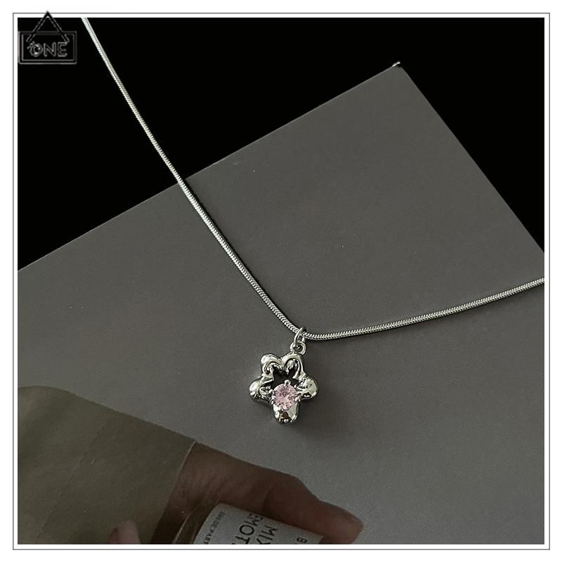 COD❤️Kalung Bunga Rantai Klavikula Mewah Sense Light Desain Canggih Wanita-A.one