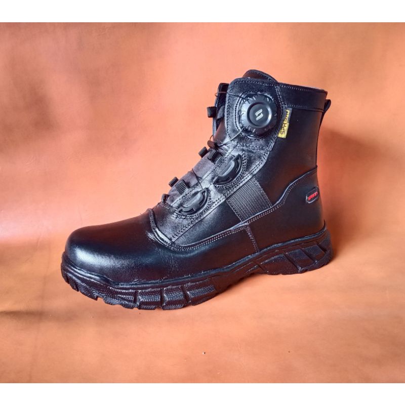 Sepatu pdh Tali putar model boa midtrack , code TP2