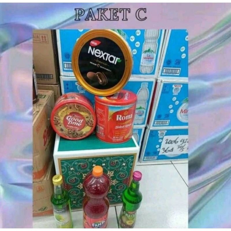 

Parcel Kue Kaleng Hampers Lebaran Paket C
