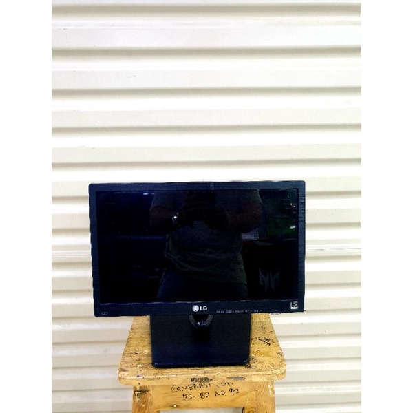 Led monitor LG 16 inc widescreen berkualitas banget