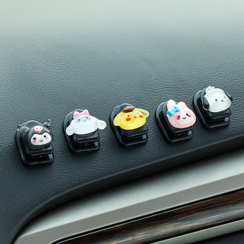 Sanrio Kawaii Cinnamoroll Kuromi Kait Kecil Dekorasi Interior Mobil Kartun Lucu Tempel Kreatif Penyimpanan Otomatis Self-adhesive Hook