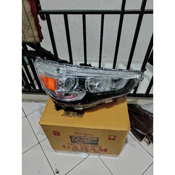 Headlamp Lampu Depan Mitsubishi Outlander PX HID Original