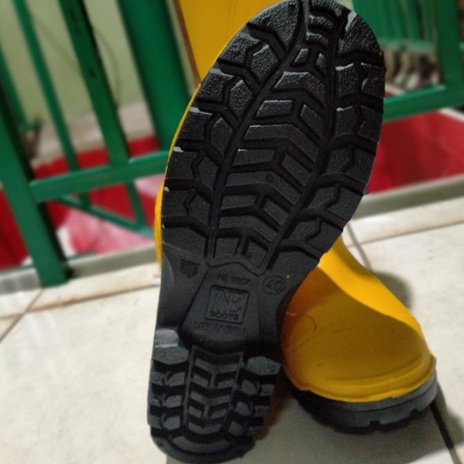 Sepatu Boots Karet New Era Kuning terbaik
