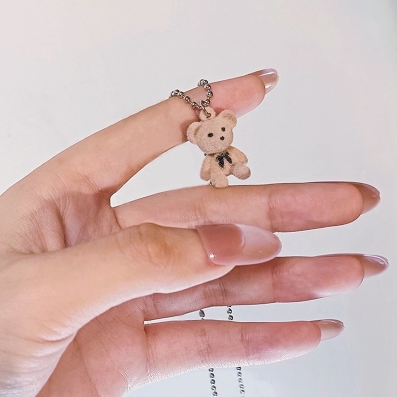Hot Sale/Wanita Lucu Korea Fashion INS Coklat Berkelompok Beruang Liontin Kalung/Elegan Manis Klavikula Sweater Rantai/Kepribadian Perempuan Mini Colorful Resin Beruang Choker/Penjualan Panas