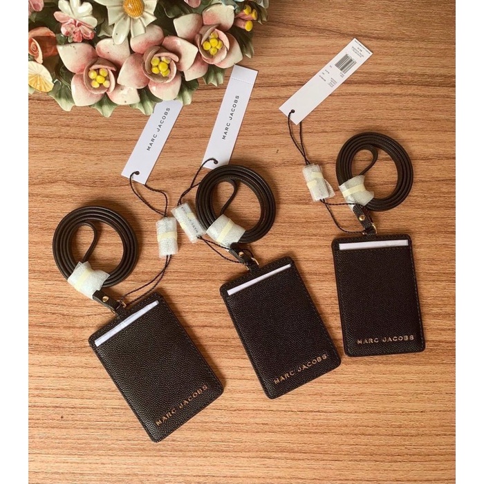 

Yar Ready: Marc Jacobs Lanyard. Warna Black.