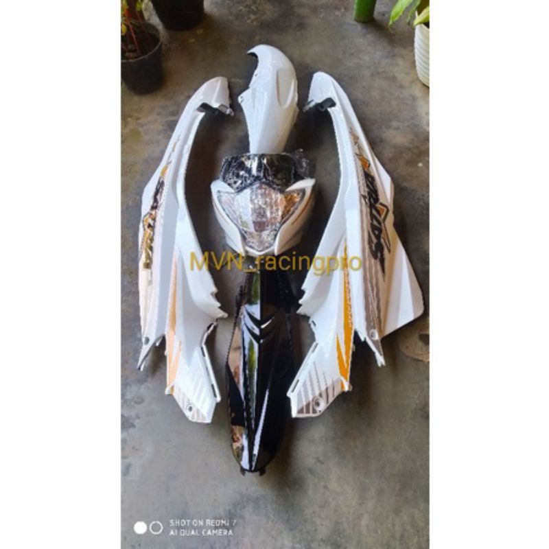 Cover body bodi kepala set selebor slebor legcil legsil SUZUKI SATRIA F FU FL FACELIFT Warna putih +