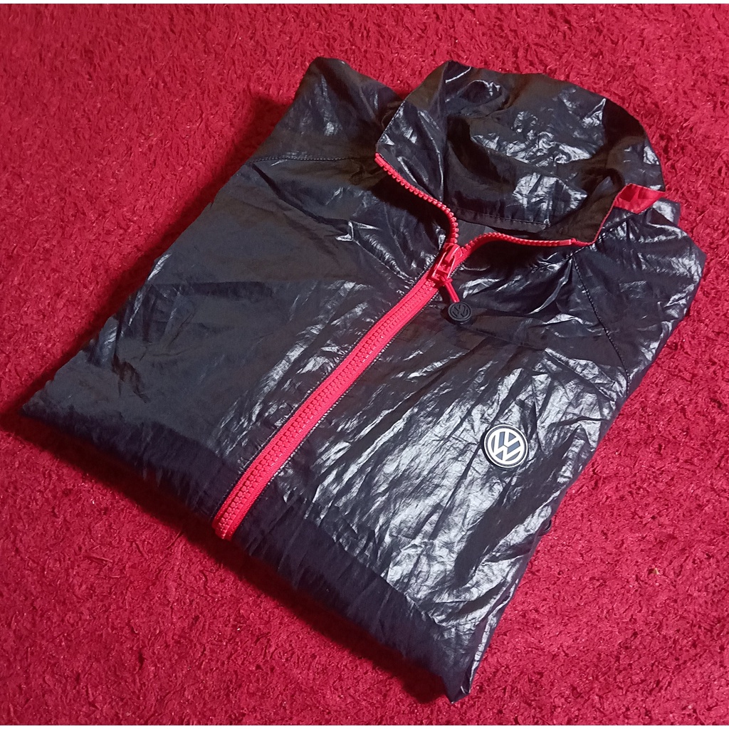 Jacket Running Volkswagen Bekas / Preloved / Second Size L bisa ke XL