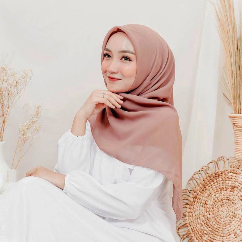 HIJAB BELLA SQUARE HIJAB SEGIEMPAT POLLYCOTTON VARIAN LENGKAP