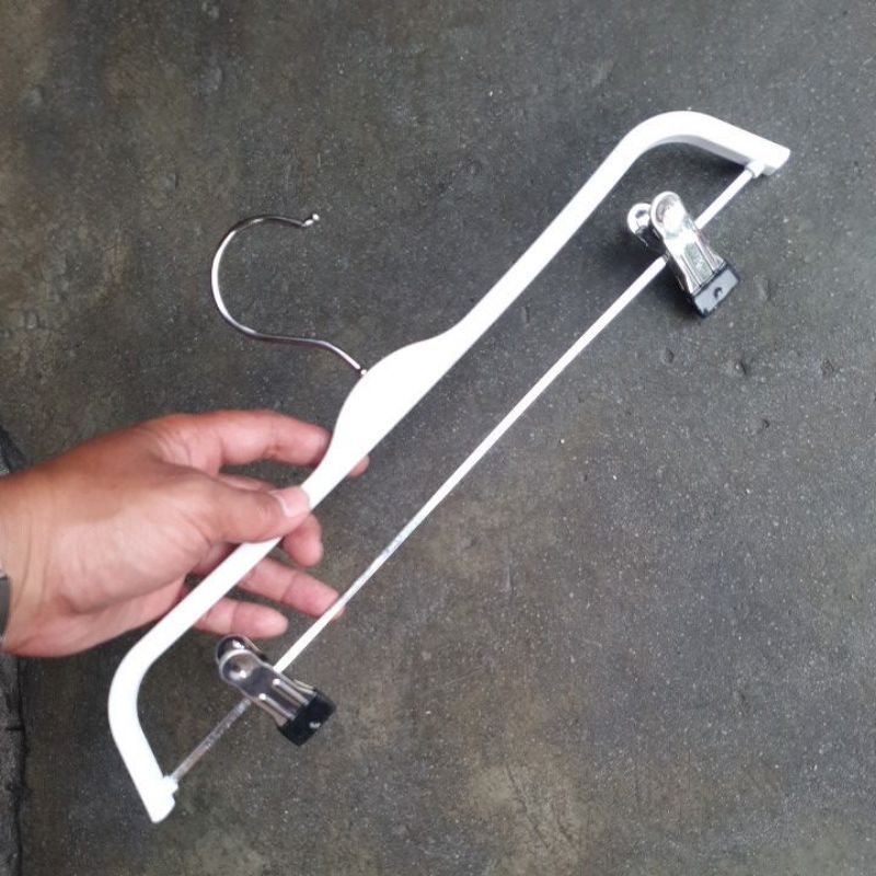 Hanger jepit Zara putih