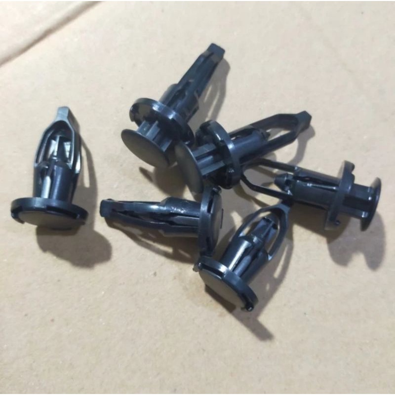 kancing klip bemper fender liner Innova Fortuner original baru