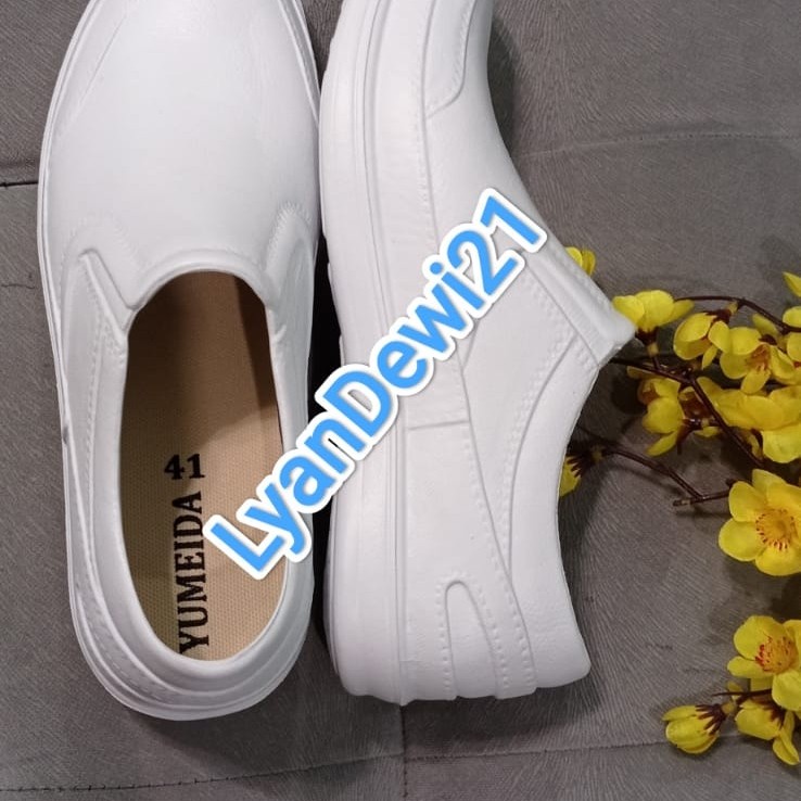 sepatu karet putih#sepatu APD#sepatu yumeida putih