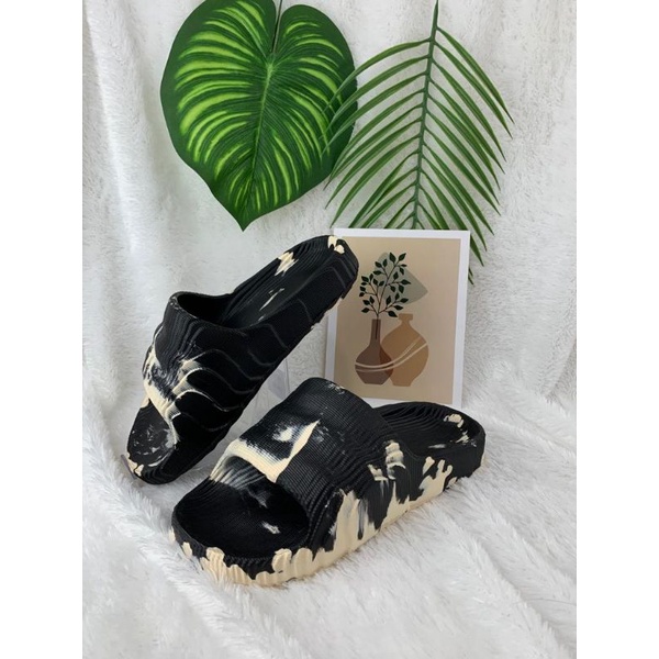 Sandal Slop Adilette Color kombinasi limited Pria Hema 39-44
