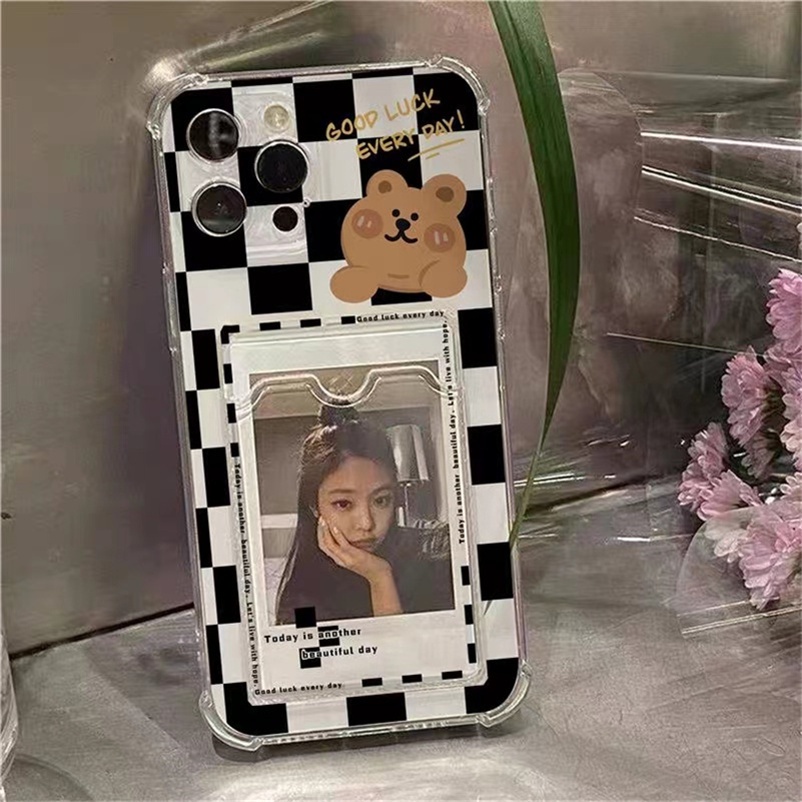 Soft Case Silikon TPU Motif Hati Untuk Phone Case For iPhone 14 13 12 11 Pro Max Se 2020 X XR Xs Max iPhone 7 8 Plus Checkerboard Love Phone Case Card Bag Holder Case All-Inclusive Camera Soft Silicone Protection TPU Back Cover