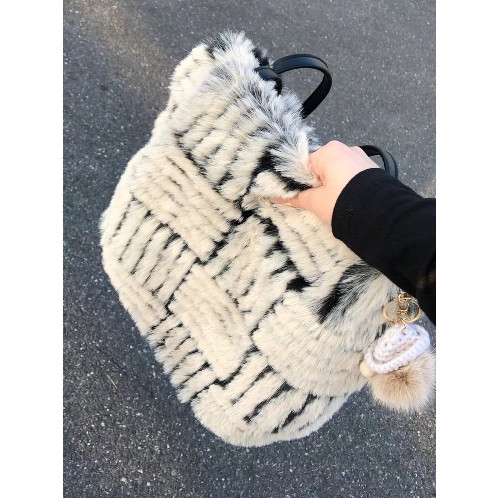 ™Niche design 2022 autumn new popular retro white with black horizontal and vertical stripes shoulder bag fashion all-match trend
