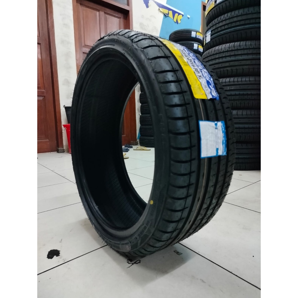 BAN ACCELERA PHI 225 45 R18