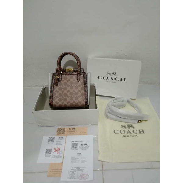 Tas Coach size small like new