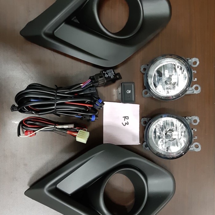 Fog Lamp Foglamp Lampu Kabut Lampu Bumper Bemper Depan Mobil Ertiga R3 Lama Gen1 Tahun 2012 2013 201