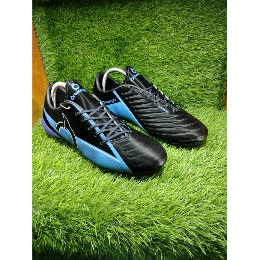 Sepatu bola pria dan wanita outsole bening OrtusEight FORCE biruhitam TERMURAH (COD) + BOX