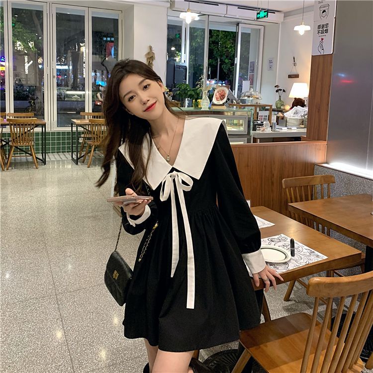 Red Kerah boneka mengurangi usia gaun manis wanita musim gugur 2022 baru Perancis ikat pinggang rok pendek pelangsing