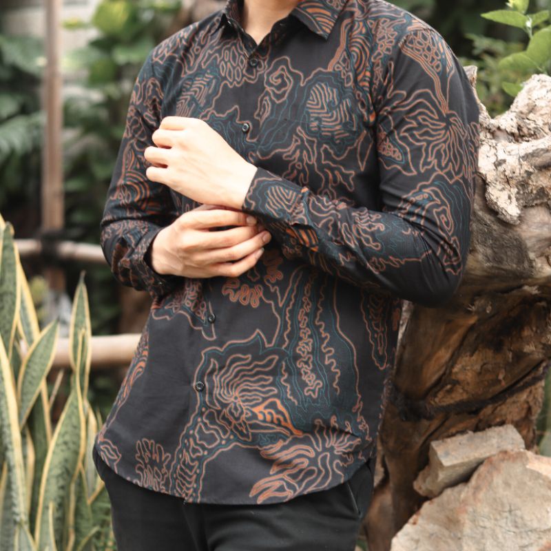 Batik Couple Ayah dan Anak Laki Laki Premium Slimfit Warna Hitam Casual motif coklat list biru