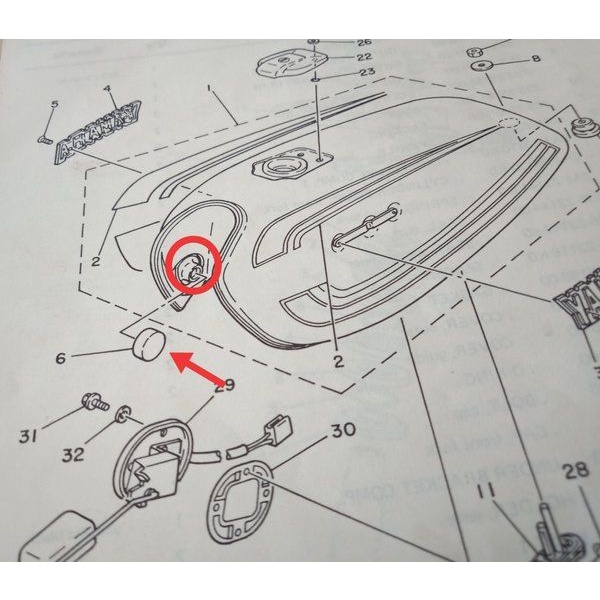 karet dudukan tangki bagian depan yamaha rxk rx125 rxs rx100 gt80