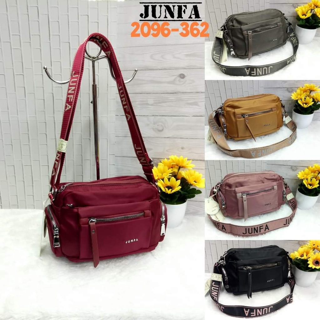 Tas Selempang Wanita Tas Junfa 2096-362 size 26x10x15 cm. Tas Selempang Junfa Import BEST SELLER.!!!! Bisa bayar Ditempat.!!!