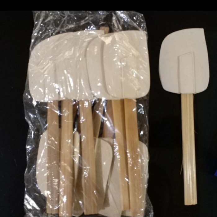 Jual spatula karet gagang kayu Shopee Indonesia