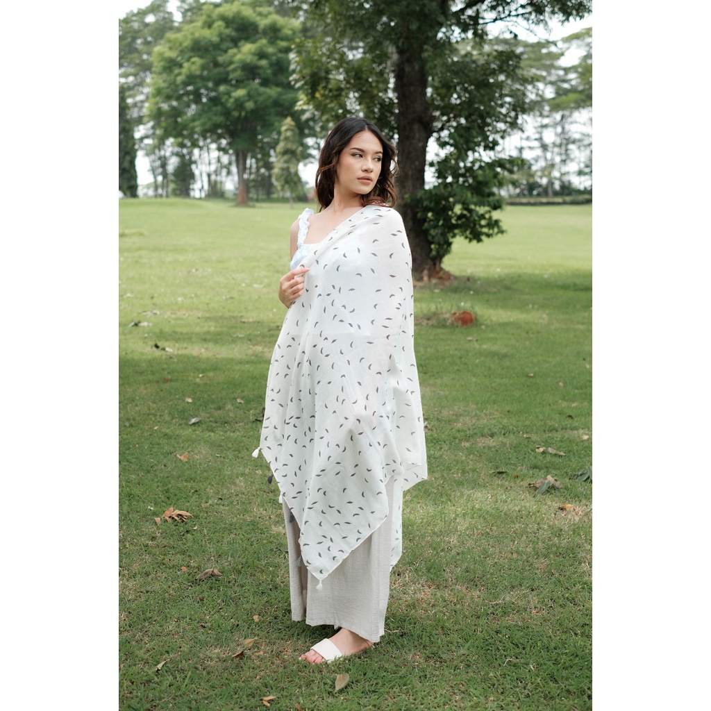 RATU - Ghania White Shawl