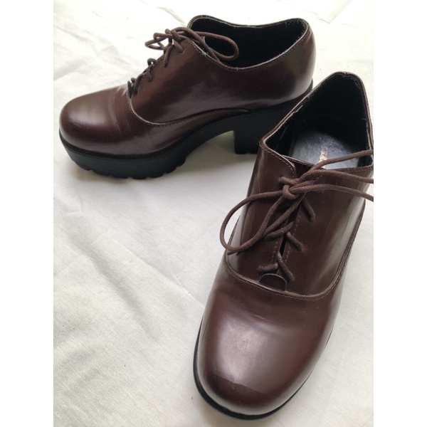Preloved Sepatu Wedges Merk Bata Original Maroon Size 37-38