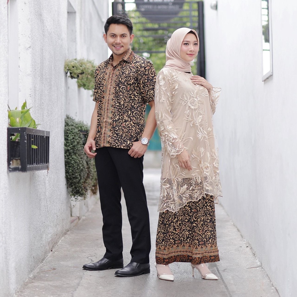 MODEL TERBARU POPULER GRATIS ONGKIR + ( COD )Couple Lamaran Tunangan / Kebaya Lamaran / Penawaran Sp