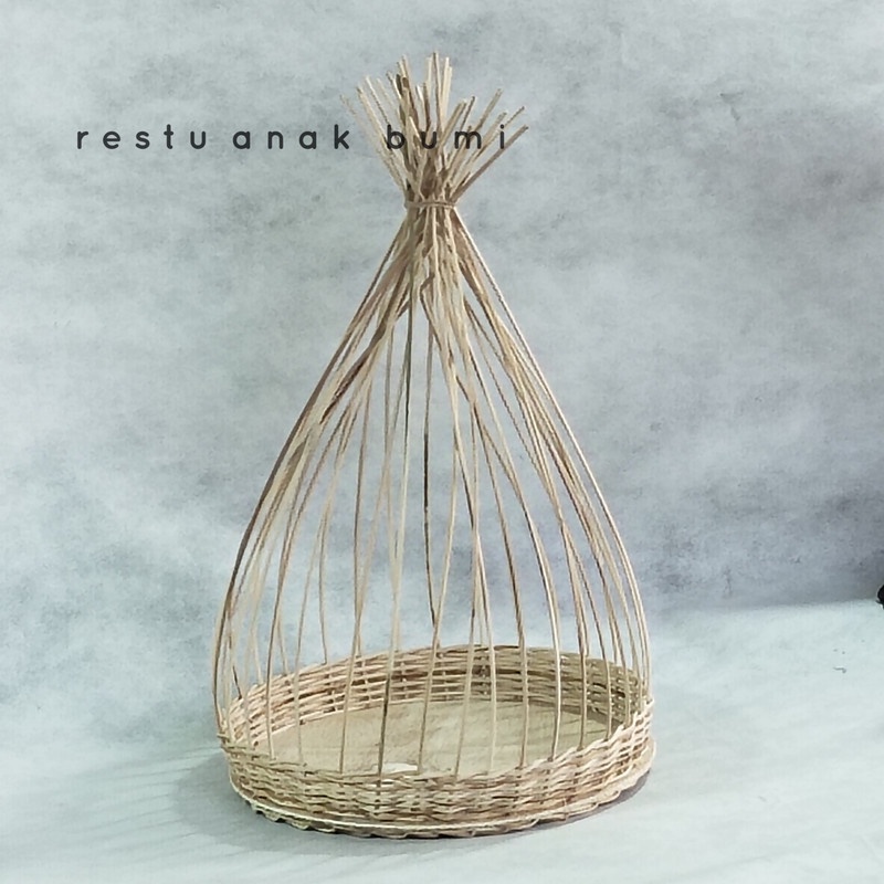 

(R010) Rotan Sulur Bulat M 37cm/Hampers/Hantaran/Hadiah/Lamaran/Seserahan/Kado/Gift/Parcel Lebaran/Natal/Acara/Catering/Makanan/Minuman/Keranjang Buah/Souvenir/Wadah Serbaguna/Basket/Perabotan/Fruit Box/Sembako/Teh/Gula/Beras/Telur