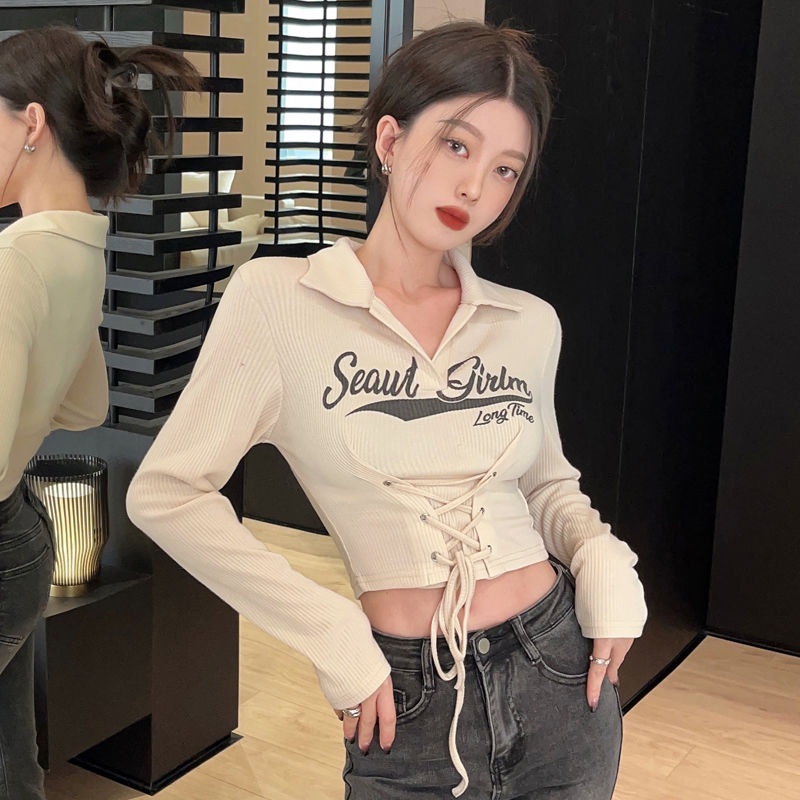 Red American Retro Lengan Panjang T-shirt Wanita Musim Gugur dan Musim Dingin 2022 Baru Ikat Pinggang Kemeja Slim Pendek Dalam top