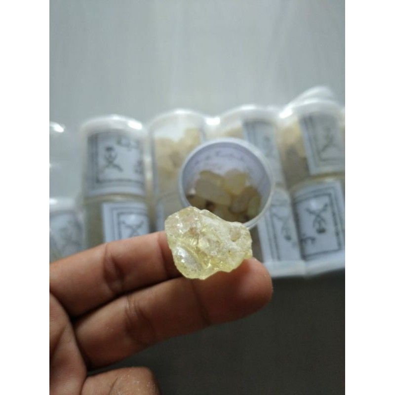 MENYAN PUTIH / MUSTAKI ARAB