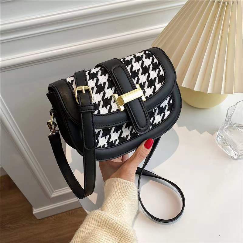 Red Tas wanita baru 2022 gaya panas lintas diagonal siswa all-match in ponsel tas kecil tas persegi kecil high-end musim gugur dan musim dingin