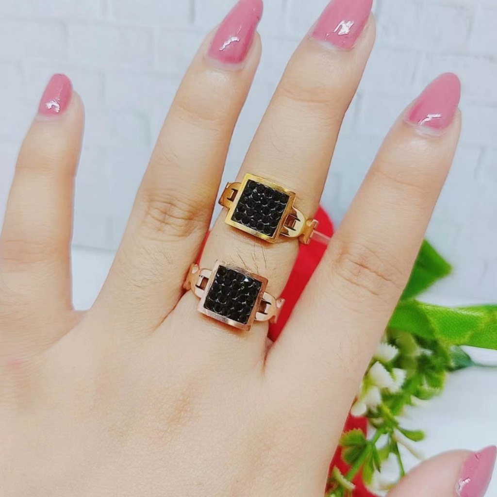 Cincin Titanium Permata Putih/Hitam Perhiasan Wanita P23/24