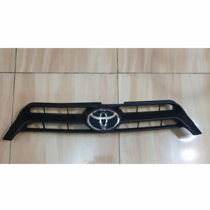 {BEKAS} Grill Toyota Yaris 2014-2015 Murah
