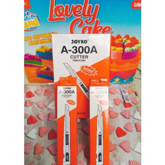 

Cutter Joyko Kecil A 300A 1 kotak 1 pcs