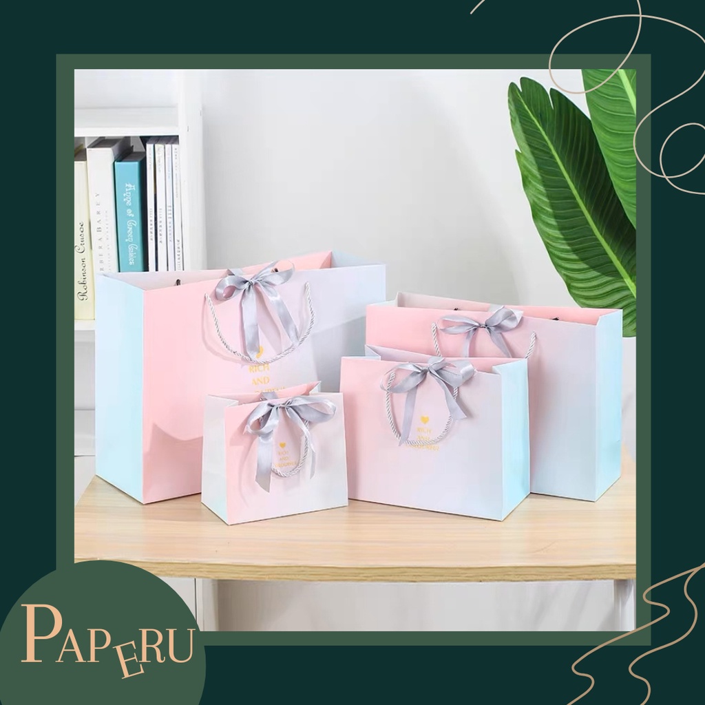 

[Paperu] Gradient Pastel Paper Bag Paperbag Luxury Look Goodie Bag Motif Bunga Mawar Kantong