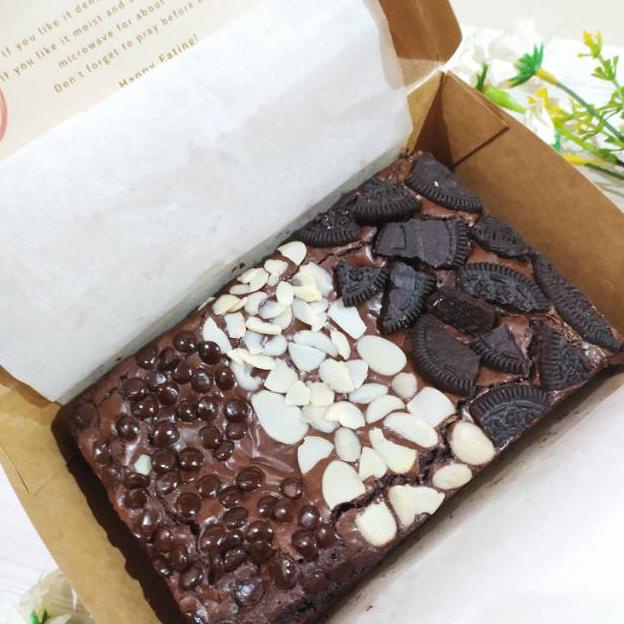 

Seller Brownies Bella Brownies Panggang Premium MELTED Almond Oreo Chips II HAMPERS LEBARAN 2022 79