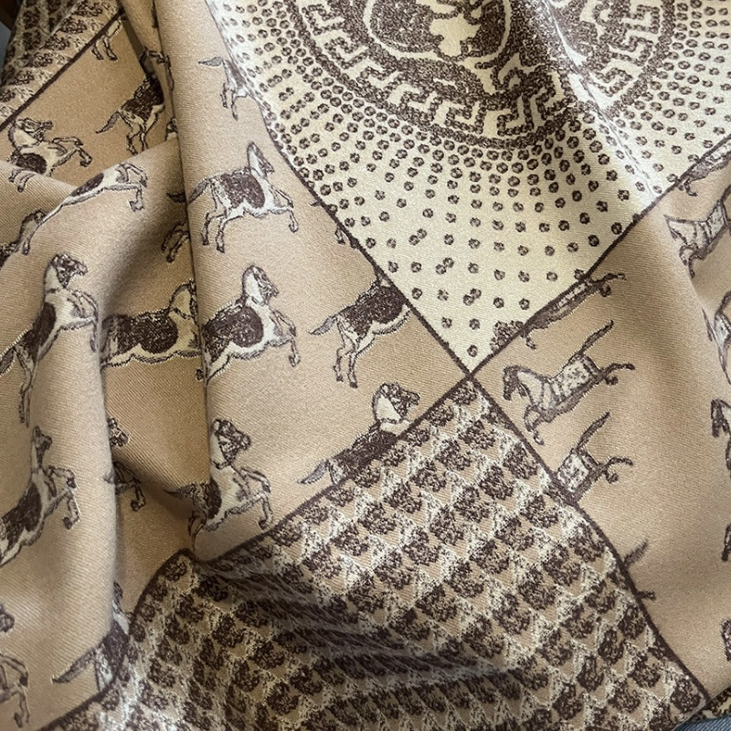 Syal &quot;Yori&quot; 65 x 190 Motif Anggun, Motif kuda yang mewah Bahan High Grade Cashmere Immitation