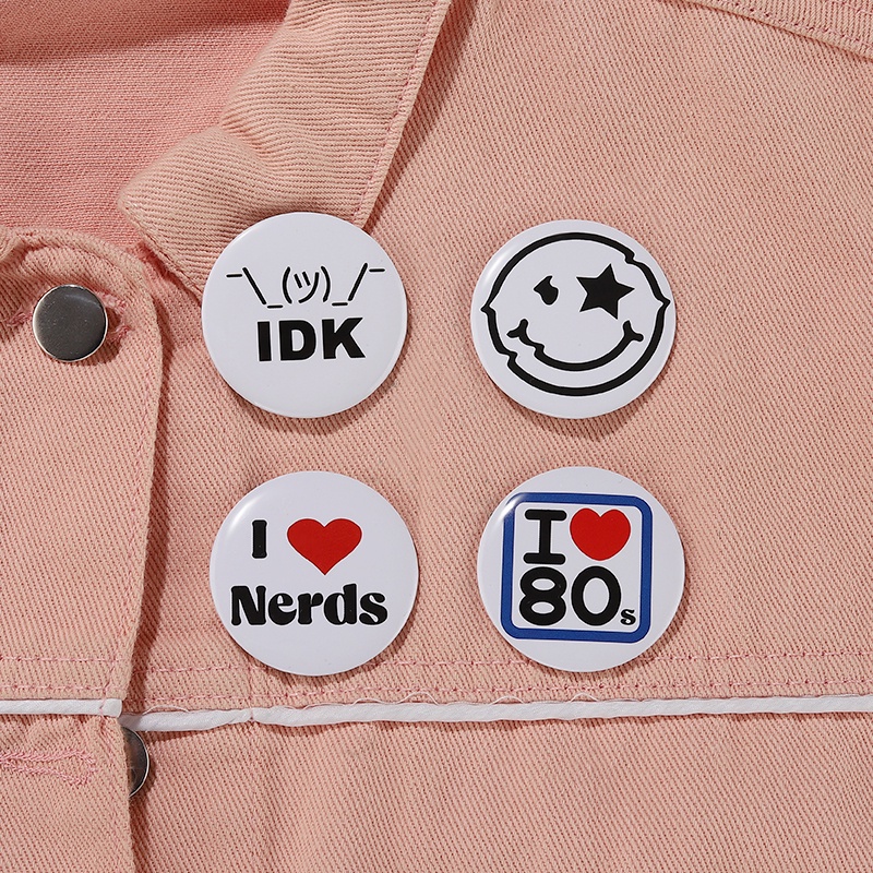 44mm Tinplate Tombol Pin Hewan Lucu Angsa Kodok Kucing Alien Cherry Bros Lencana Kreatif Anime Perhiasan Hadiah Lapel Badge