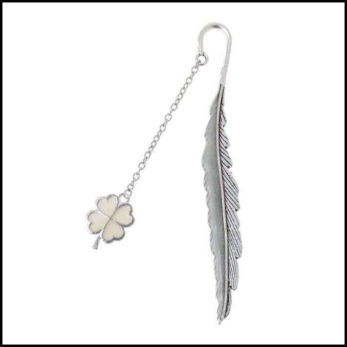 

Pembatas Buku Bentuk Bulu Burung Hantu Glow In The Dark