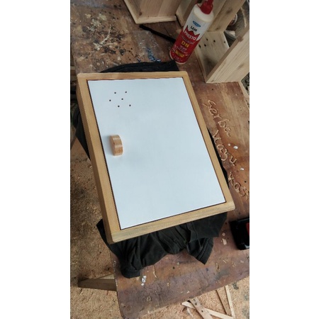 custom rak buku kayu