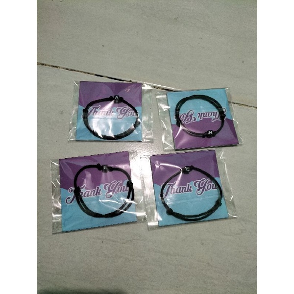 gelang hitam inisial