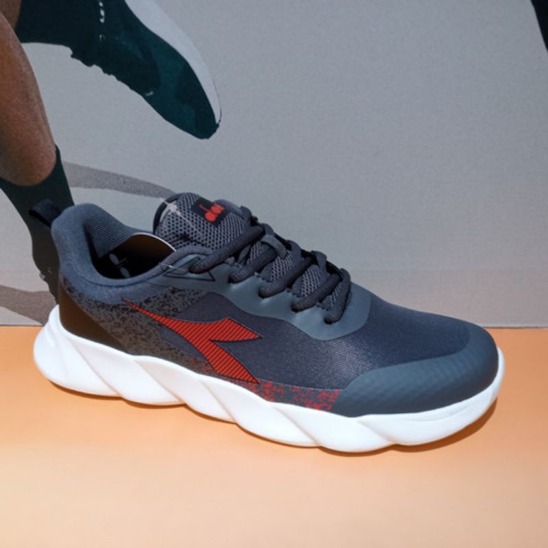 DlADORA ESINE MEN'S RUNNING SHOES DARK GREY/RED