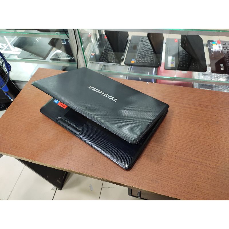 Laptop Toshiba Intel core i3 15inch RAM 2GB HDD 320GB windows 7 siap pakai ada kamera