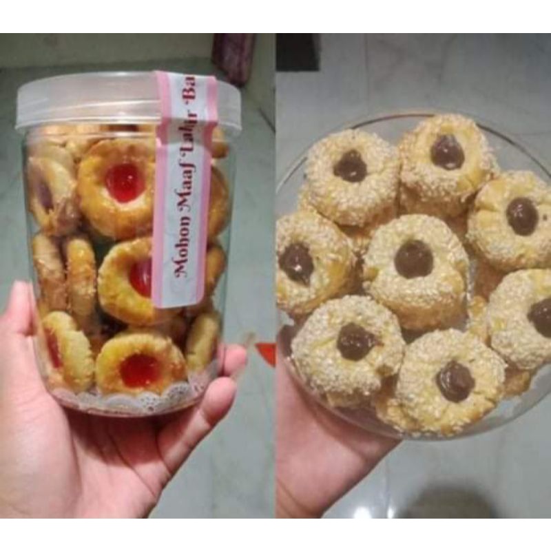 

kue lebaran thumprint strawberry .thumprint coklat wijen