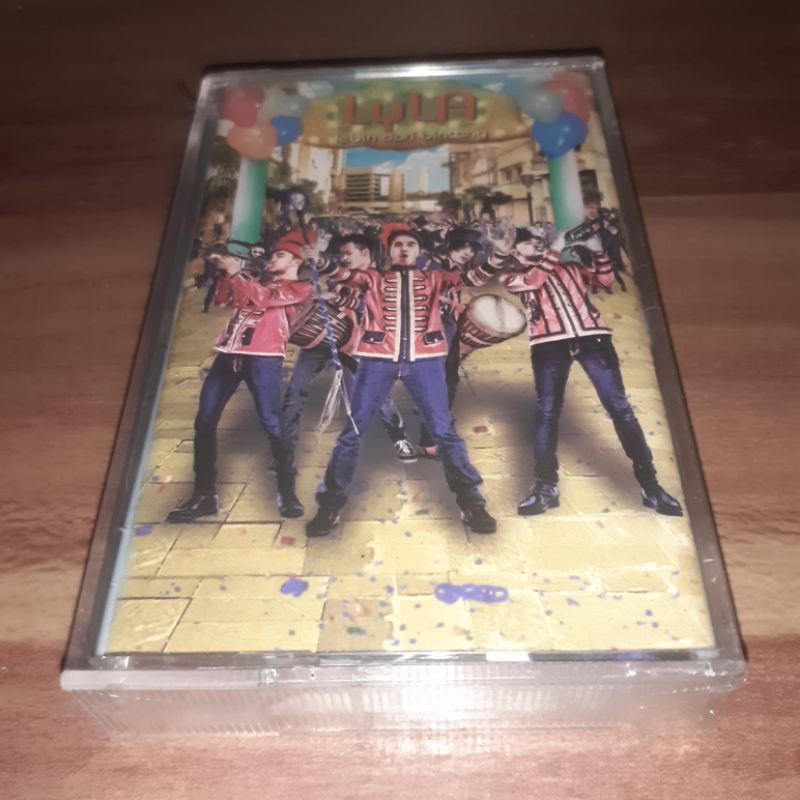 Kaset LYLA - Lebih Dari Bintang - SEGEL