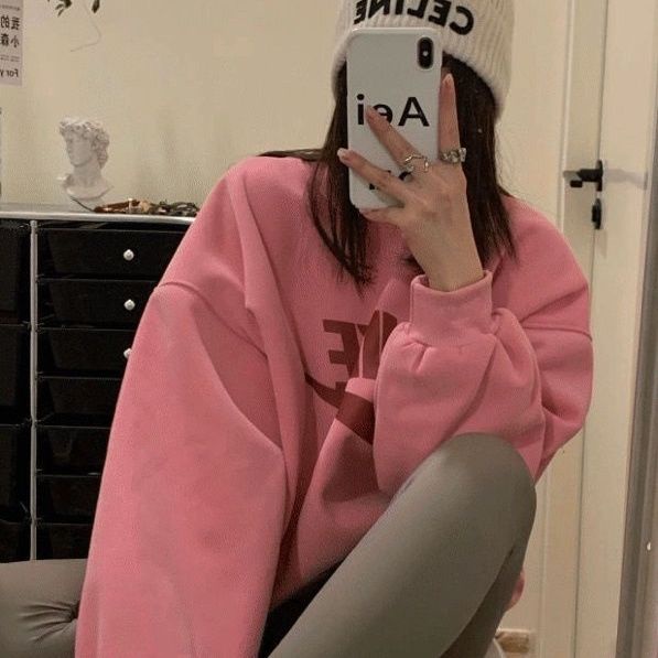 ◇❉INS super hot jaring merah gaya yang sama tipis sweater leher bulat perempuan surat liar beludru sweater longgar hangat musim gugur dan musim dingin